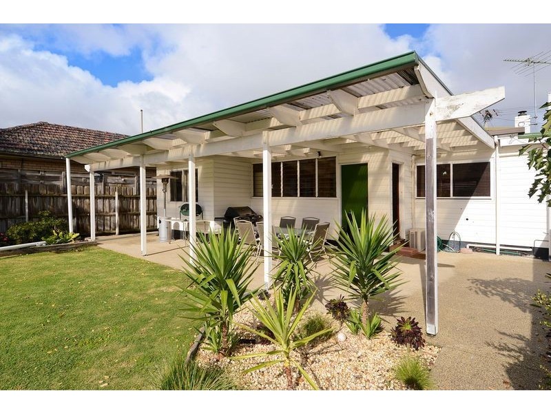 9 Ivy Street, Newcomb VIC 3219