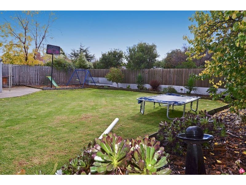 9 Ivy Street, Newcomb VIC 3219