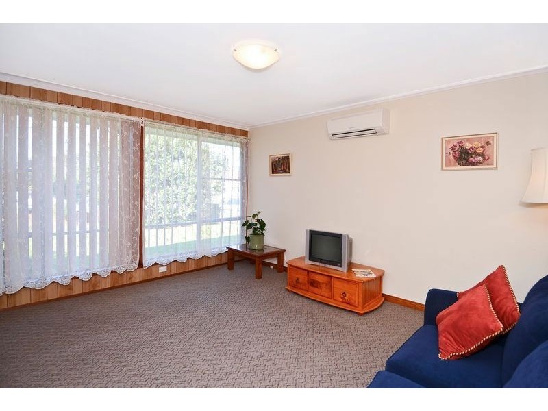 8 Neptune Avenue, Newcomb VIC 3219