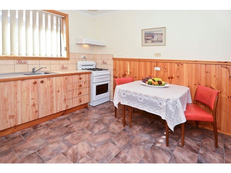 8 Neptune Avenue, Newcomb VIC 3219