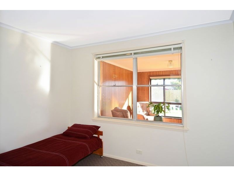 8 Neptune Avenue, Newcomb VIC 3219