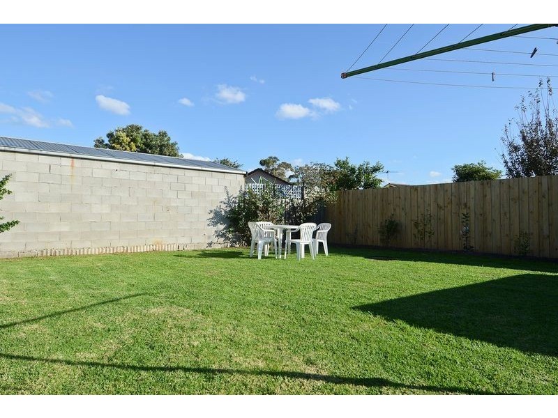 8 Neptune Avenue, Newcomb VIC 3219