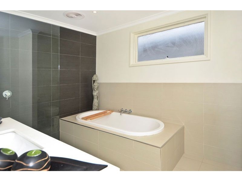 22 Poplar Street, Newcomb VIC 3219