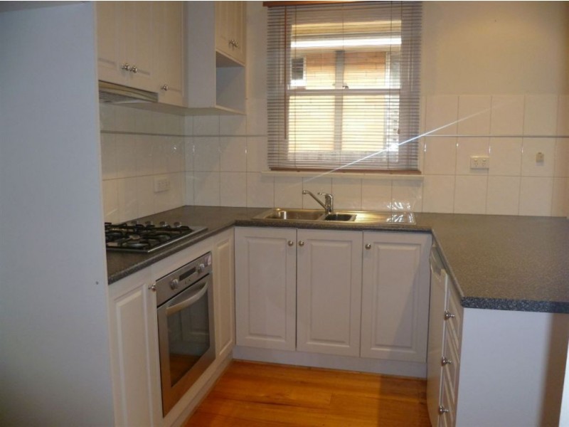 1 Strickland Avenue, Highton VIC 3216