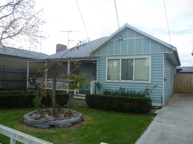 13 Charlotte Avenue, Newcomb VIC 3219