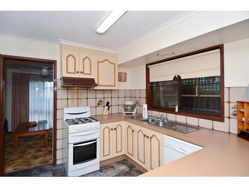 42 Enfield Drive, St Albans Park VIC 3219