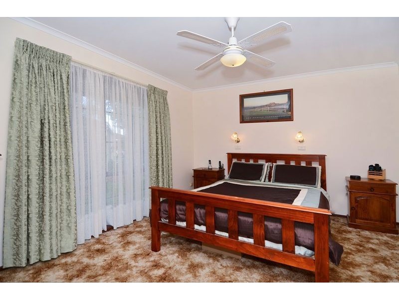 42 Enfield Drive, St Albans Park VIC 3219