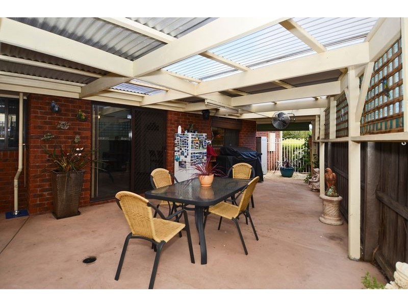 42 Enfield Drive, St Albans Park VIC 3219