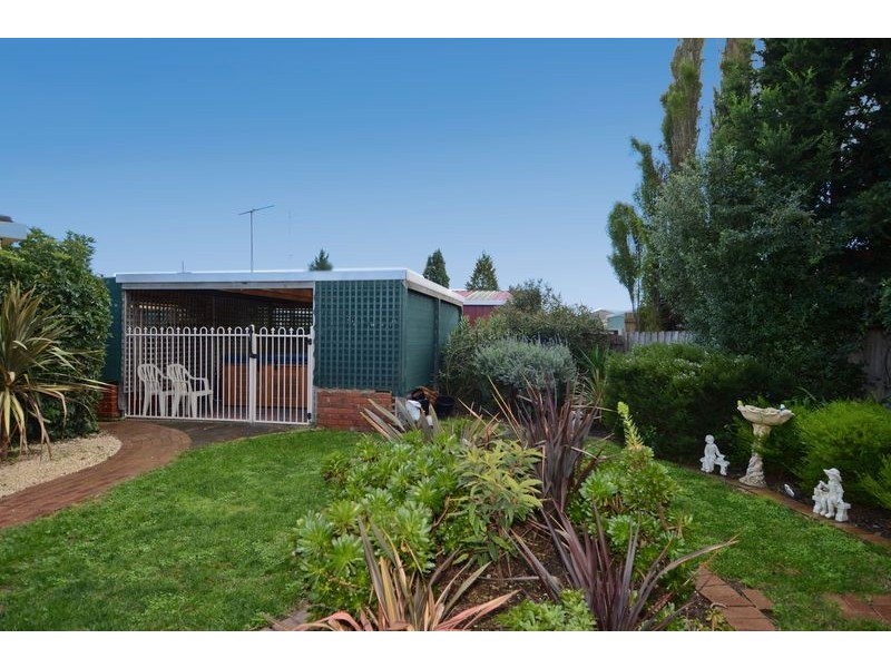 42 Enfield Drive, St Albans Park VIC 3219