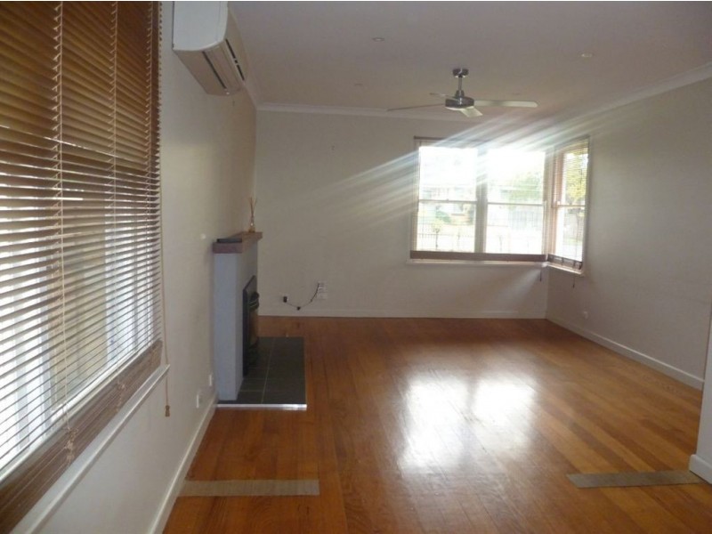 1 Strickland Avenue, Highton VIC 3216