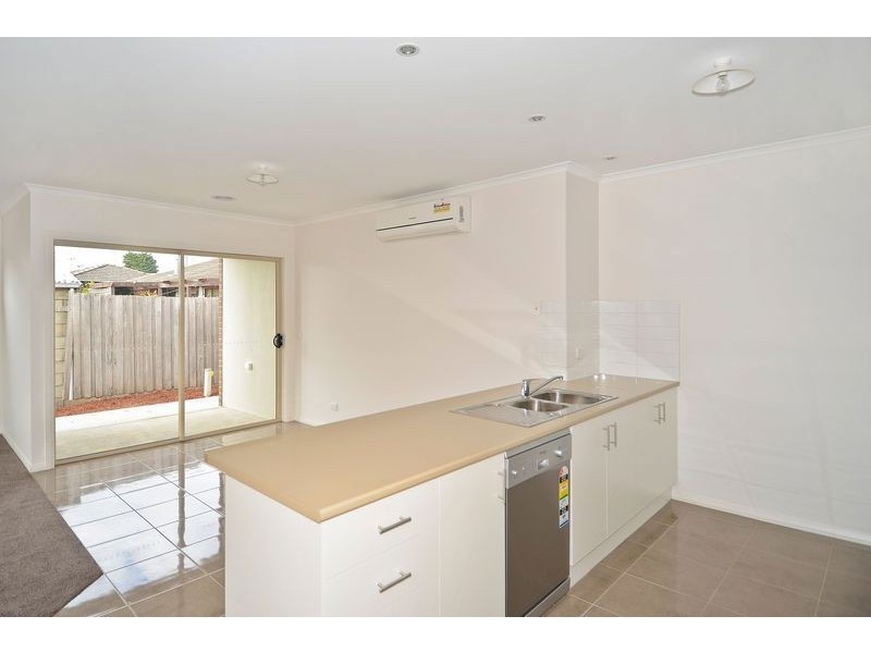 2/41 Wilsons Road, Newcomb VIC 3219