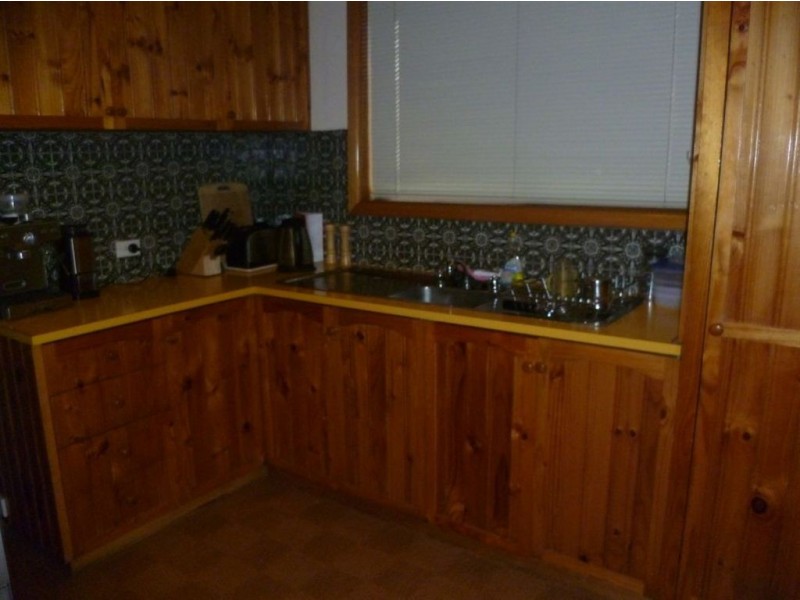 17 Bellerine Highway, Newcomb VIC 3219