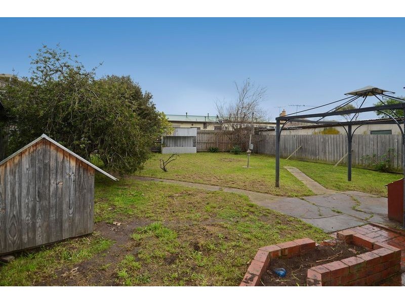 14 Gibbs Street, Newcomb VIC 3219