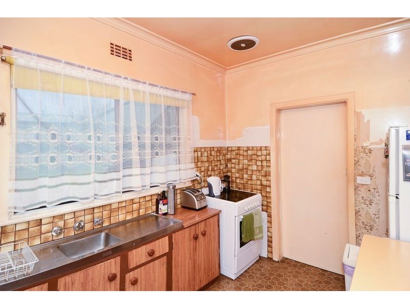 14 Gibbs Street, Newcomb VIC 3219