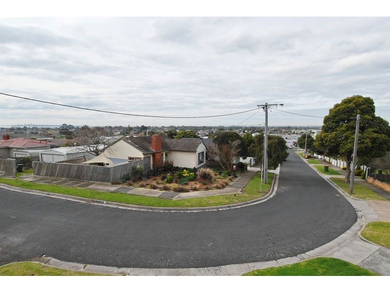 14 Gibbs Street, Newcomb VIC 3219