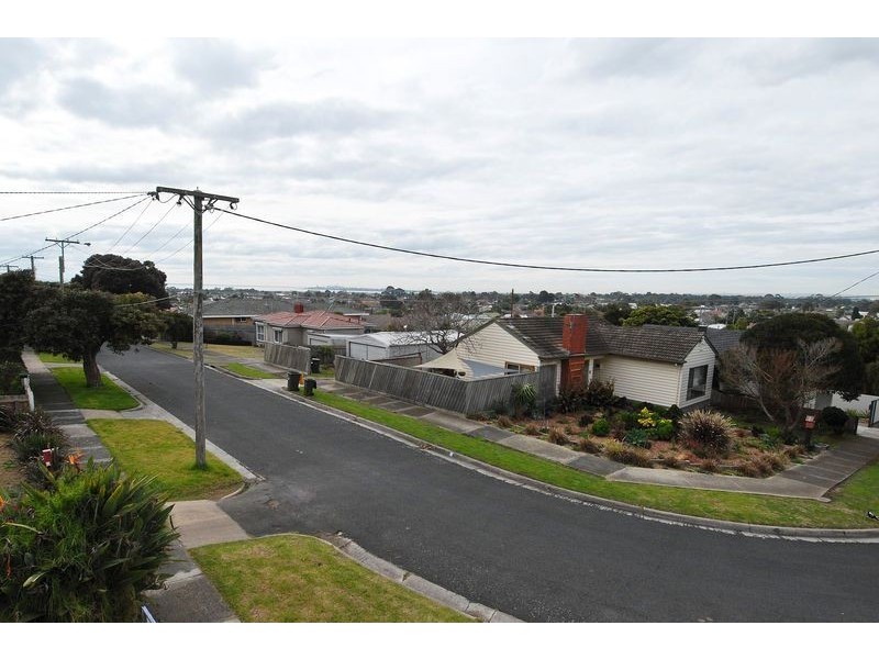 14 Gibbs Street, Newcomb VIC 3219