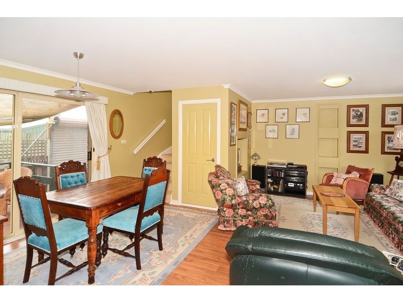 2/328 Aberdeen Street, Manifold Heights VIC 3218