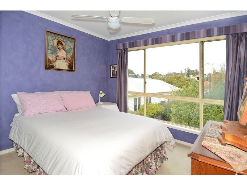 2/328 Aberdeen Street, Manifold Heights VIC 3218