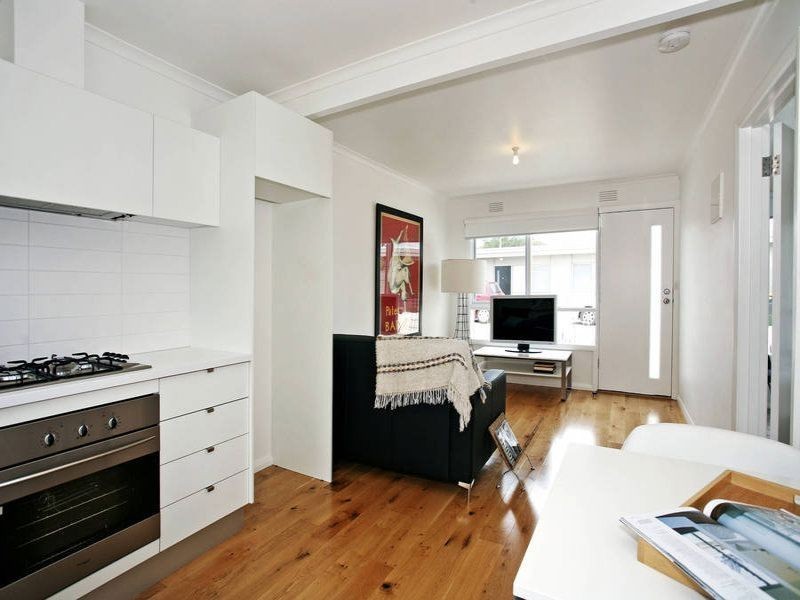 10/6-8 Stafford Street, Herne Hill VIC 3218