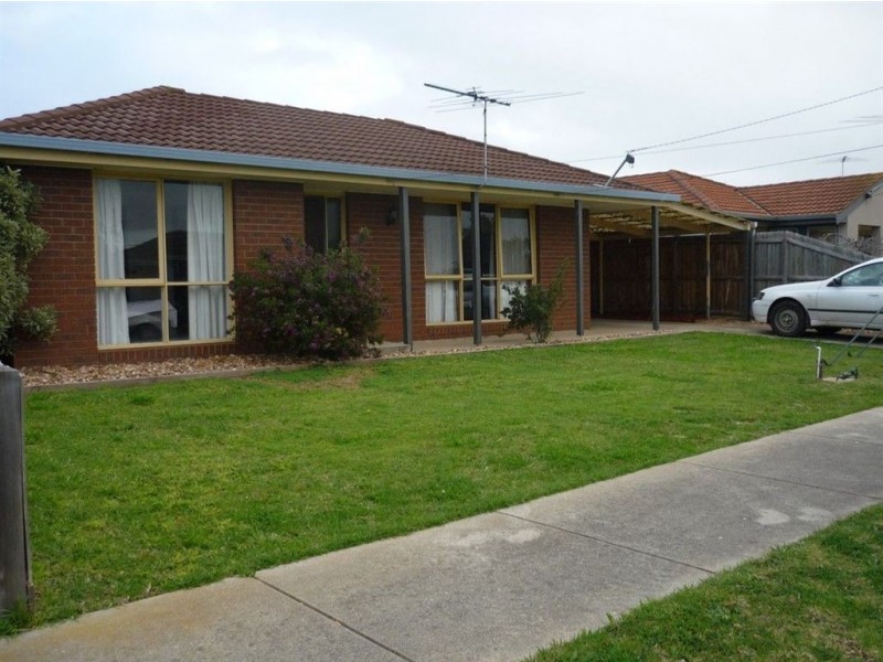 13 Aldershot Road, St Albans Park VIC 3219