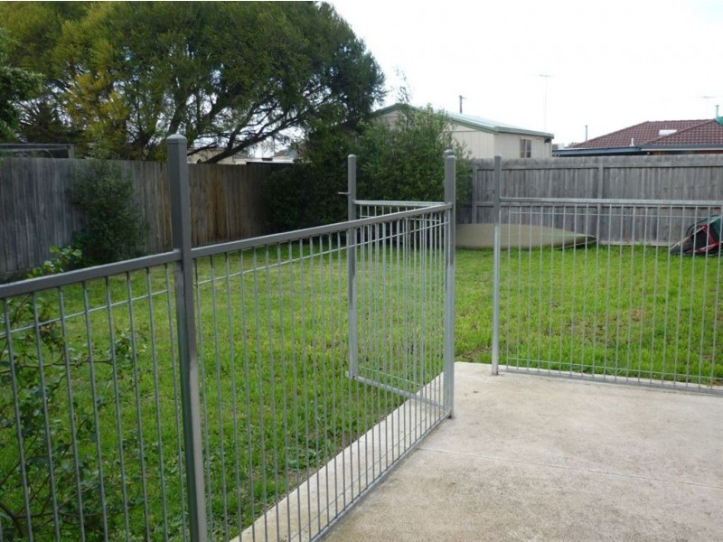 13 Aldershot Road, St Albans Park VIC 3219