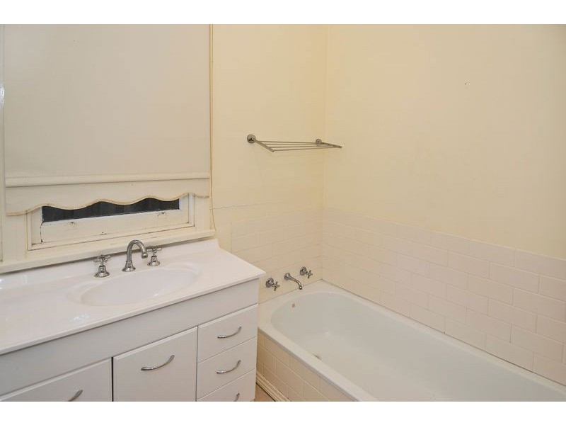 7 Loch Street, East Geelong VIC 3219