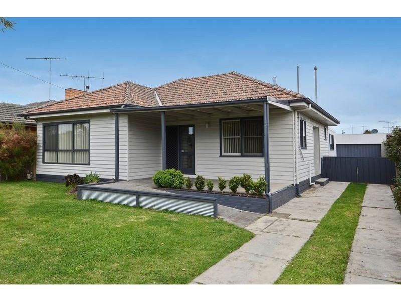 12 Ivy Street, Newcomb VIC 3219