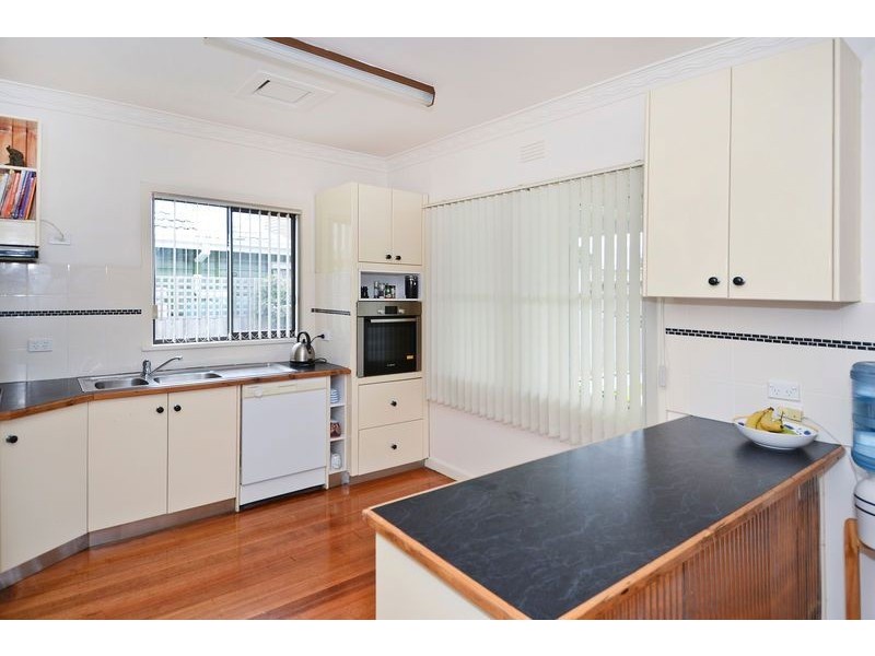 12 Ivy Street, Newcomb VIC 3219
