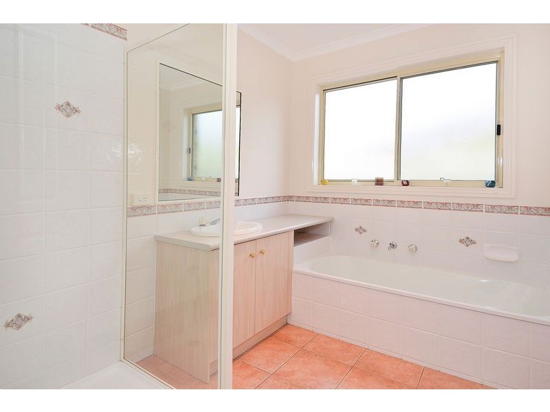 60 Homestead Drive, St Albans Park VIC 3219