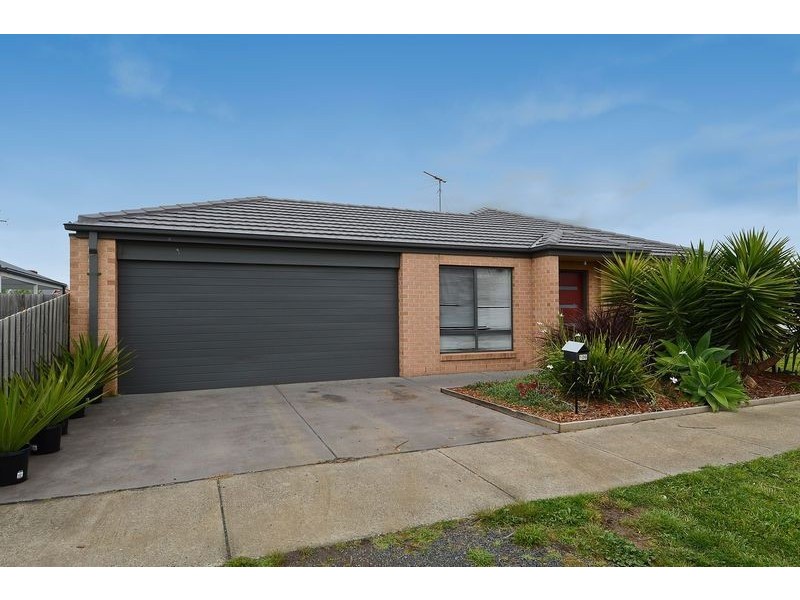 106 Grove Road, Grovedale VIC 3216