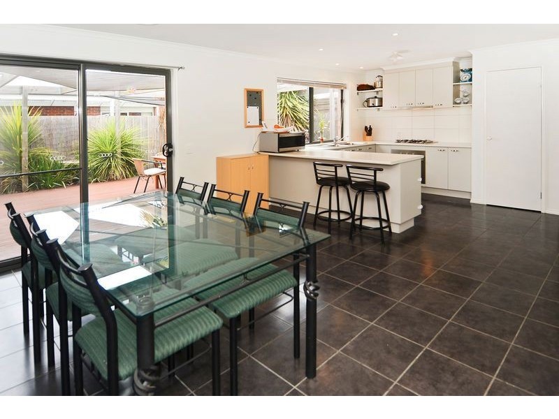 106 Grove Road, Grovedale VIC 3216