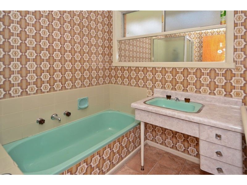 825 Bellarine Highway, Leopold VIC 3224