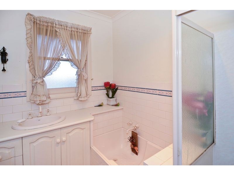 34 Glover Street, Newcomb VIC 3219