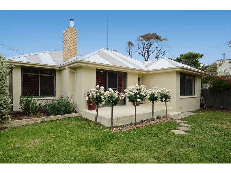 38 Ivy Street, Newcomb VIC 3219