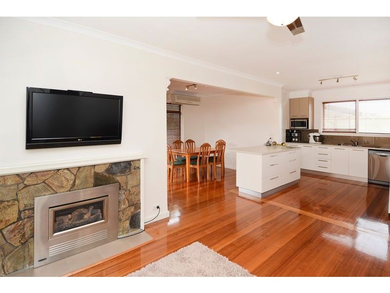 38 Ivy Street, Newcomb VIC 3219