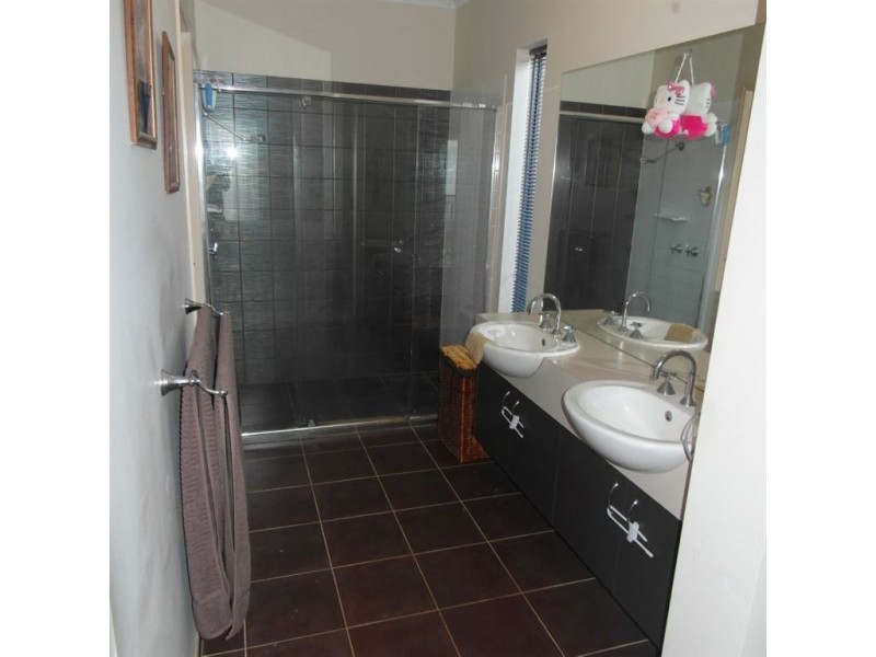 39 Newhaven Avenue, St Albans Park VIC 3219