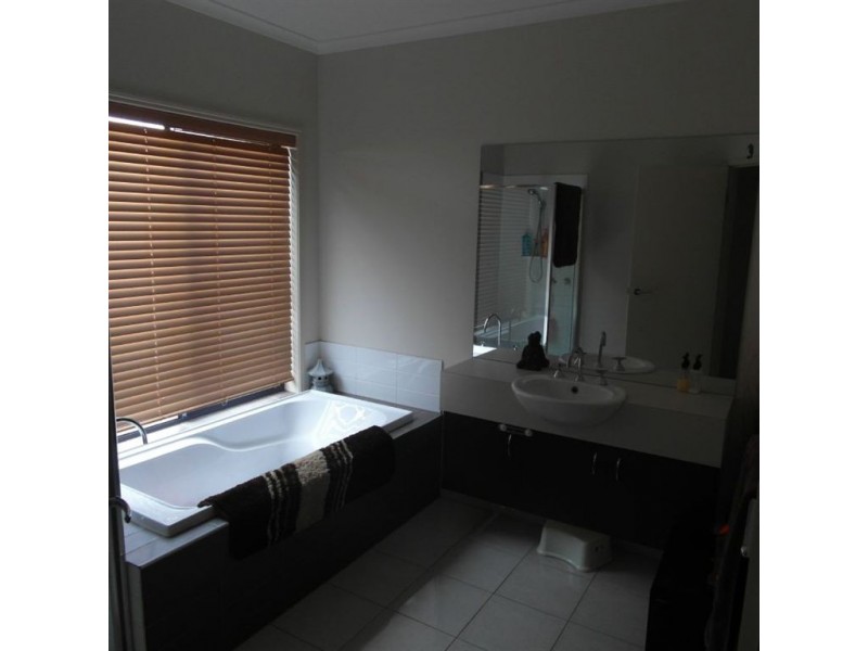 39 Newhaven Avenue, St Albans Park VIC 3219