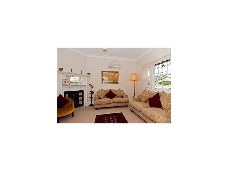 90 Elizabeth Street, Geelong West VIC 3218