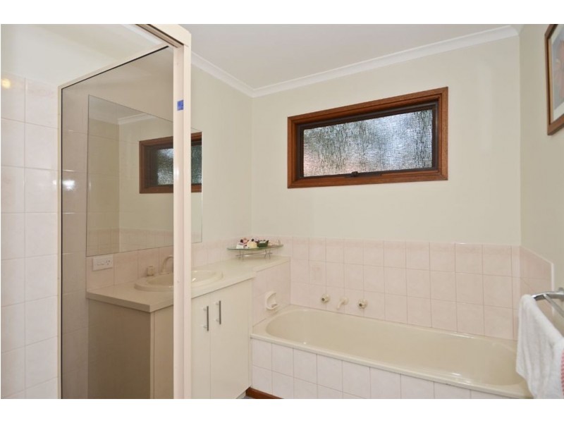 23 Greenbank Court, Leopold VIC 3224
