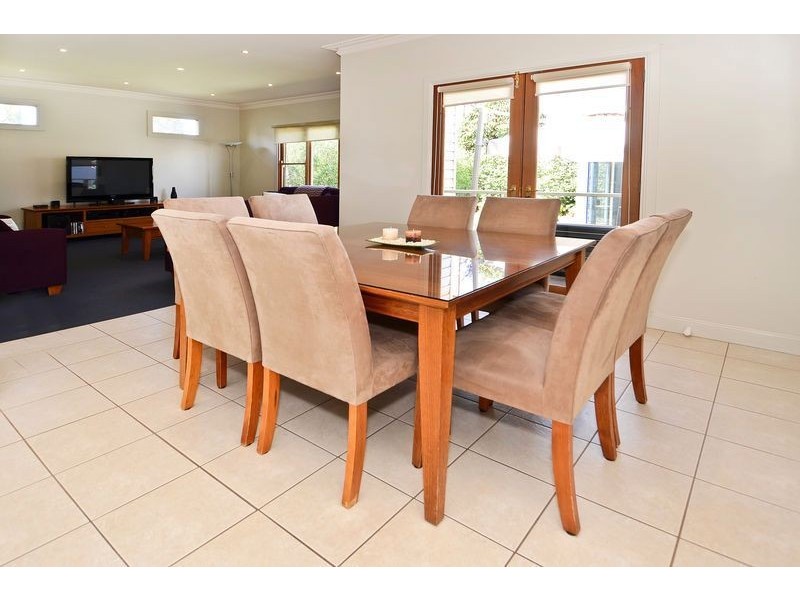 23 Hinchcliff Crescent, Newcomb VIC 3219