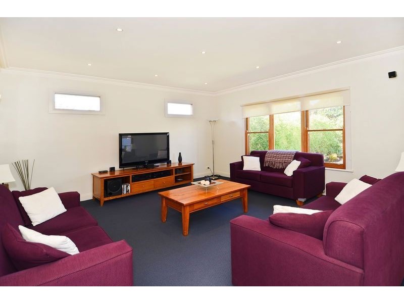 23 Hinchcliff Crescent, Newcomb VIC 3219