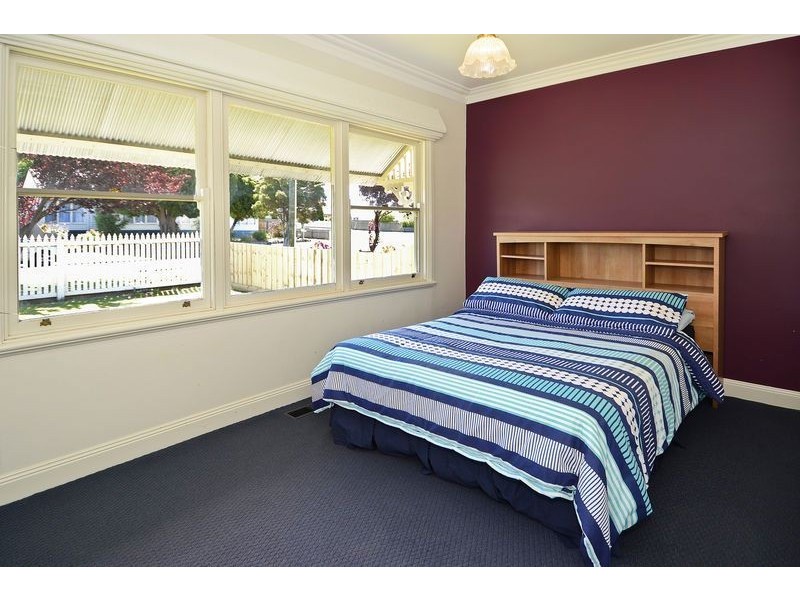 23 Hinchcliff Crescent, Newcomb VIC 3219