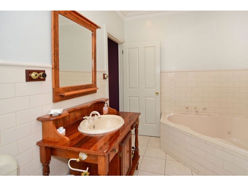 23 Hinchcliff Crescent, Newcomb VIC 3219