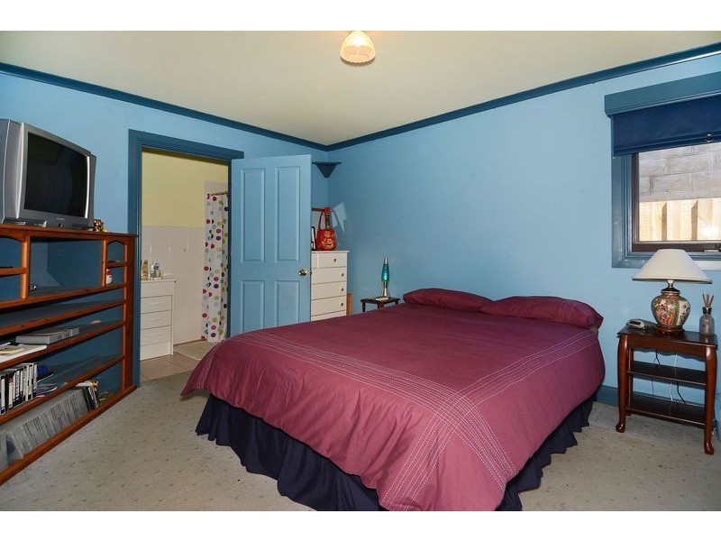 23 Hinchcliff Crescent, Newcomb VIC 3219