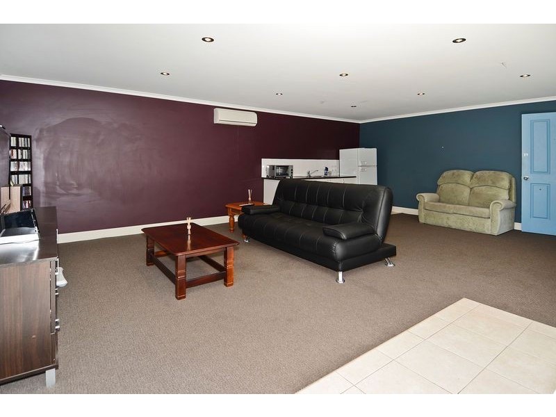 23 Hinchcliff Crescent, Newcomb VIC 3219