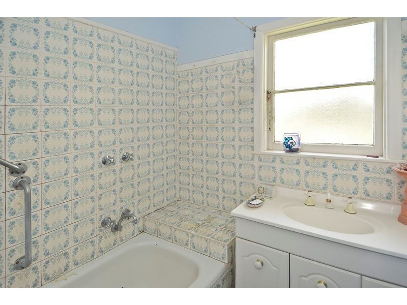 11 Barnfather Street, East Geelong VIC 3219