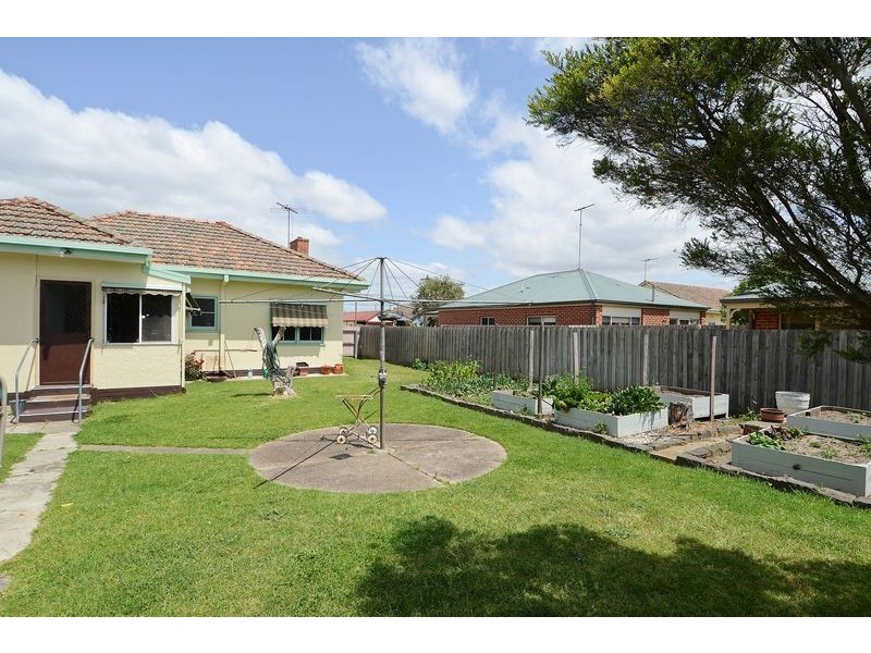 11 Barnfather Street, East Geelong VIC 3219