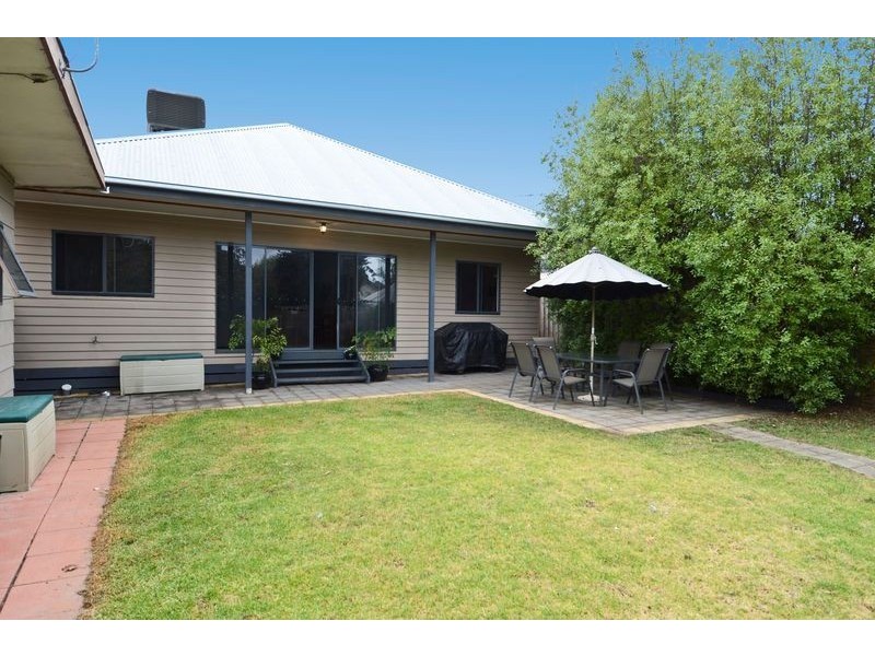 20 Airey Avenue, Manifold Heights VIC 3218