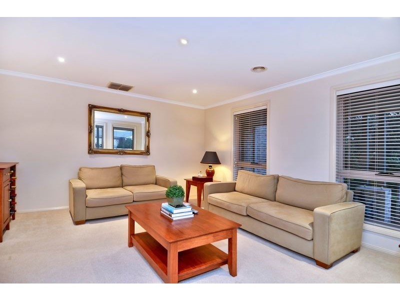 18 Paratone Crescent, St Albans Park VIC 3219