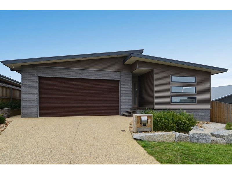 3 Saltbush Place, Torquay VIC 3228